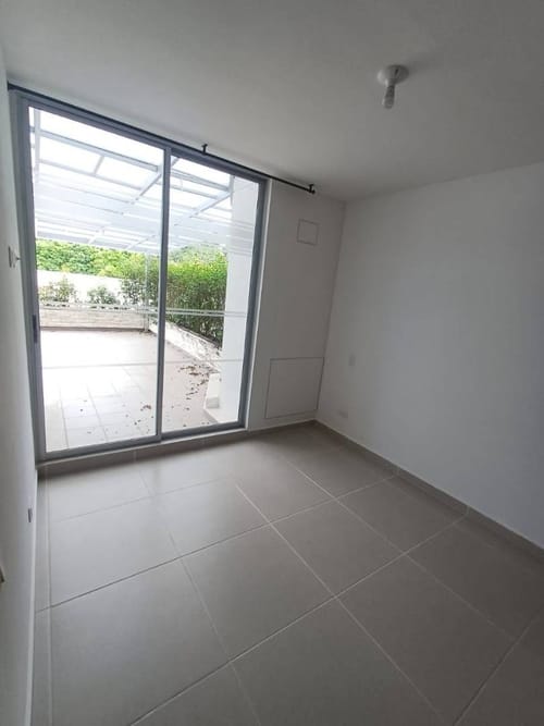 Apartamento de 3 alcobas en arriendo en Abadías, Floridablanca, 95 m² · foto 9 de 21