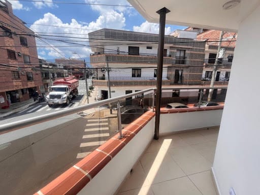 Apartamento de 3 alcobas en arriendo en San Jose, Itagüí, 100 m² · foto 22 de 24