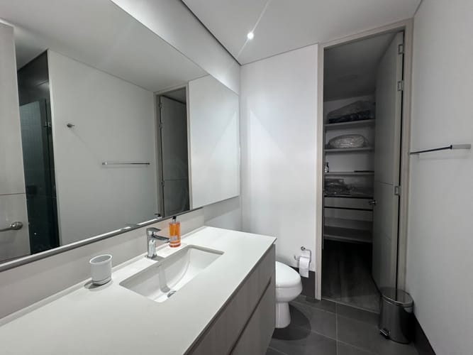 Apartamento de 1 alcoba en arriendo en El Poblado, Medellín, 57 m² · foto 10 de 19