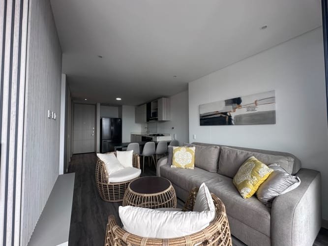 Apartamento de 1 alcoba en arriendo en El Poblado, Medellín, 57 m² · foto 3 de 19