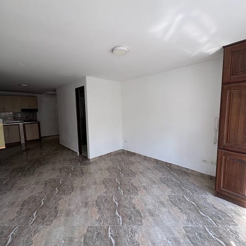 Apartaestudio en arriendo en La Gloria, Medellín, 35 m² · foto 1 de 7