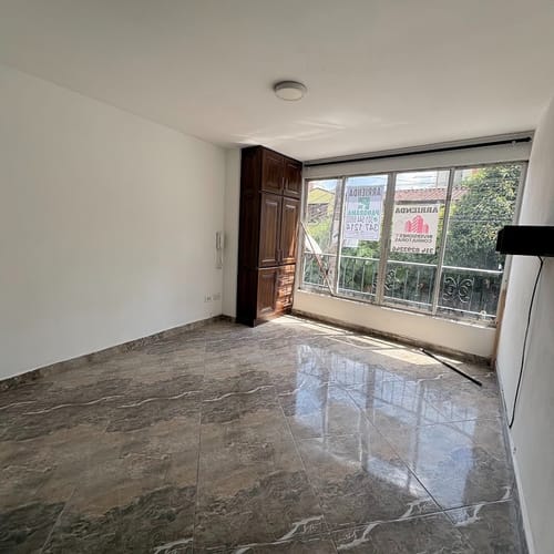 Apartaestudio en arriendo en La Gloria, Medellín, 35 m² · foto 3 de 7