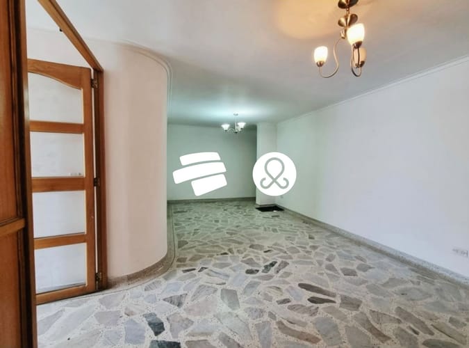Apartamento de 4 alcobas en venta en Laureles, Medellín, 110 m² · foto 2 de 16