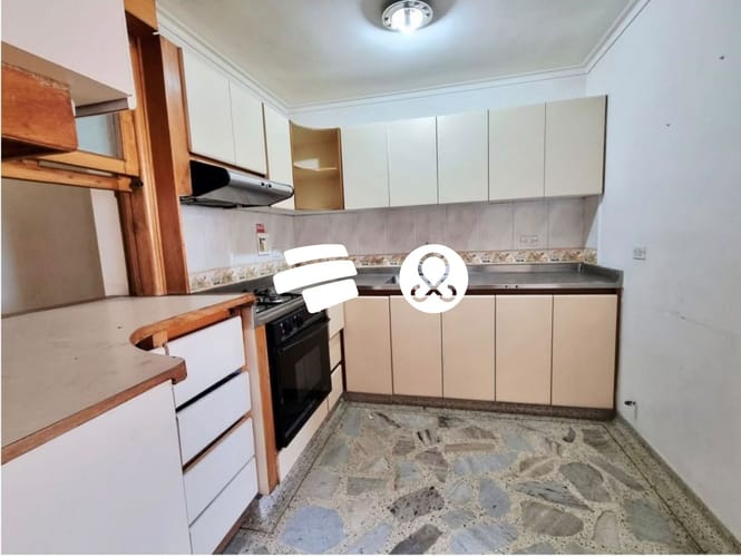 Apartamento de 4 alcobas en venta en Laureles, Medellín, 110 m² · foto 15 de 16