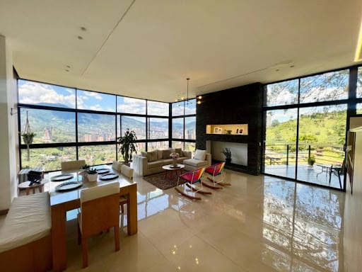 Casa de 5 alcobas en venta en La Doctora, Sabaneta, 400 m² · foto 3 de 24