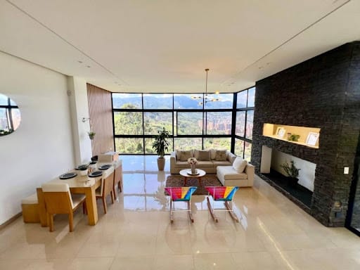 Casa de 5 alcobas en venta en La Doctora, Sabaneta, 400 m² · foto 4 de 24