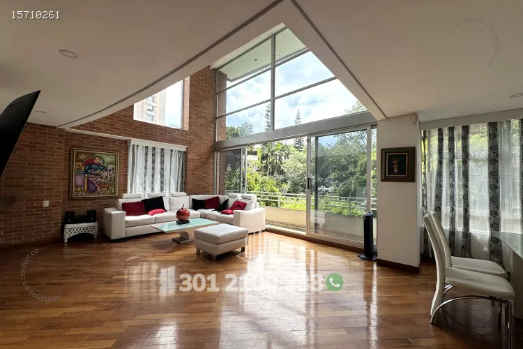 Apartamento de 2 alcobas en venta en El Tesoro, Medellín, 139 m² · foto 2 de 24
