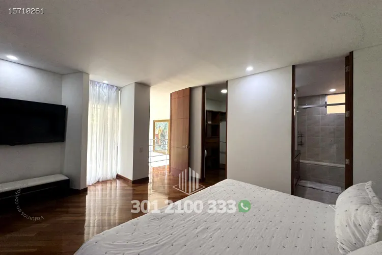 Apartamento de 2 alcobas en venta en El Tesoro, Medellín, 139 m² · foto 20 de 24