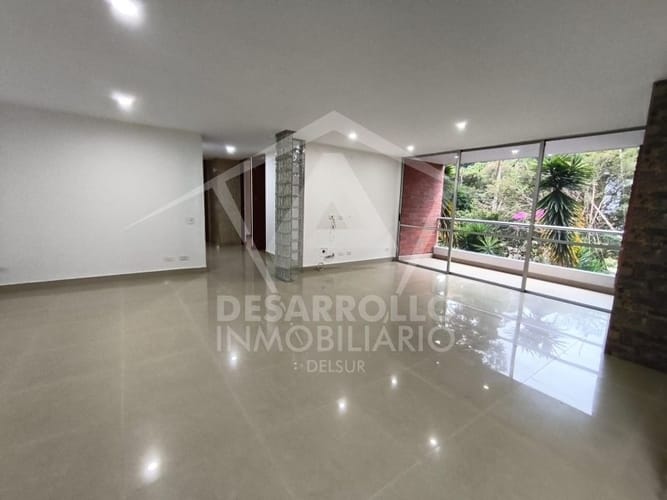 Apartamento de 3 alcobas en arriendo en Camino Verde, Envigado, 120 m² · foto 2 de 9