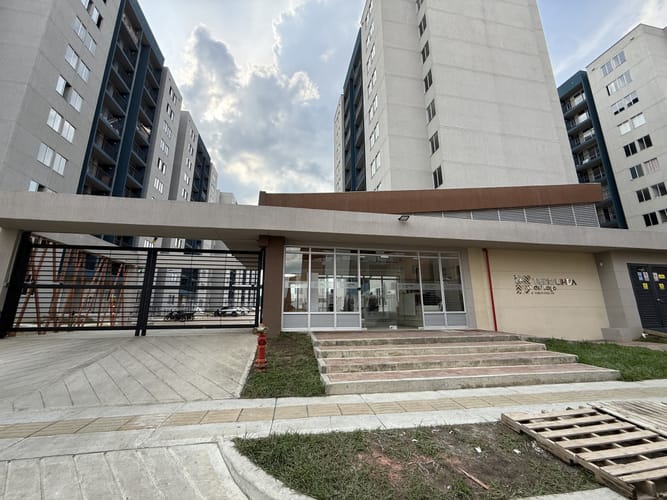 Apartamento de 2 alcobas en arriendo en Ciudad Pacífica, Cali, 65 m² · foto 1 de 24