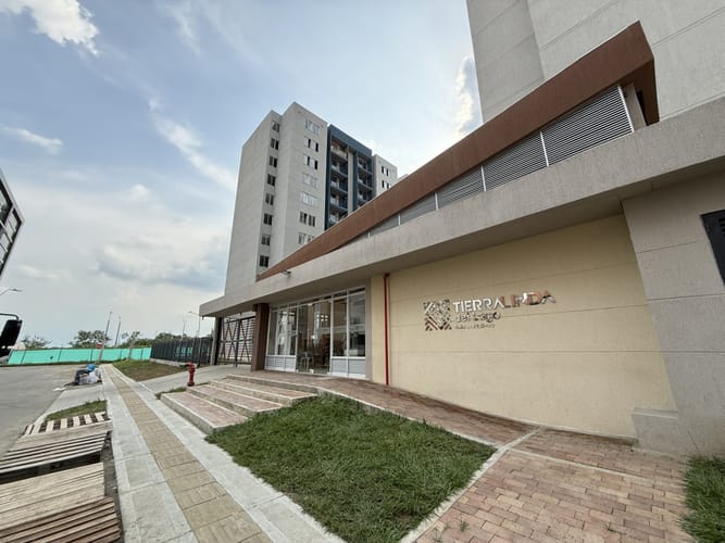 Apartamento de 2 alcobas en arriendo en Ciudad Pacífica, Cali, 65 m² · foto 2 de 24
