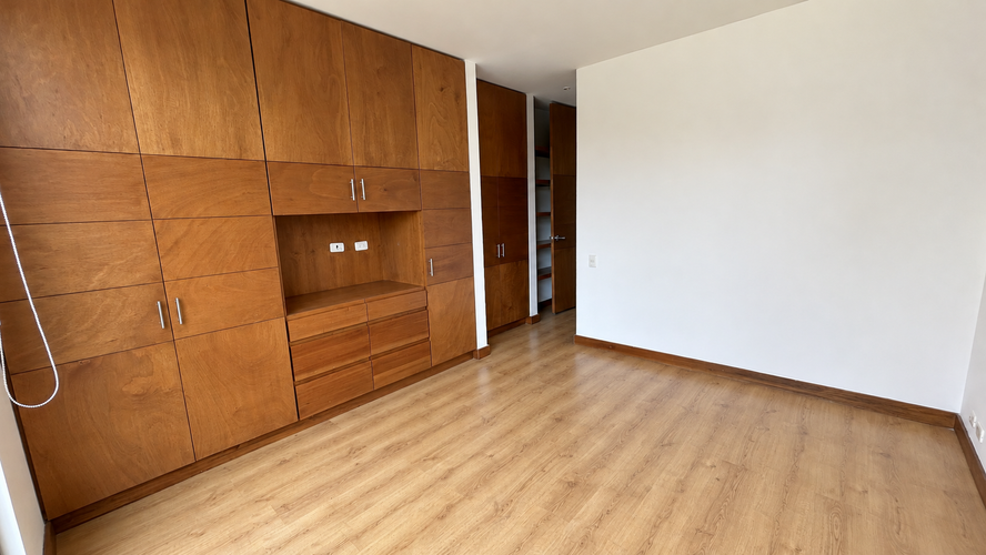 Apartamento de 1 alcoba en arriendo en Chicó Navarra, Bogotá, 130 m² · foto 9 de 15