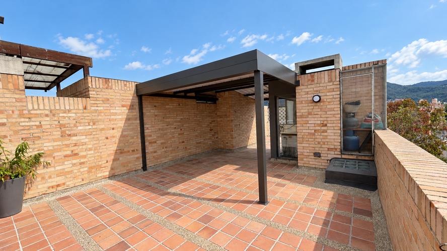 Apartamento de 1 alcoba en arriendo en Chicó Navarra, Bogotá, 130 m² · foto 14 de 15