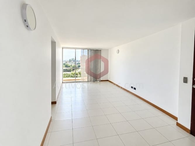 Apartamento de 3 alcobas en arriendo en Laureles, Medellín, 80 m² · foto 1 de 14