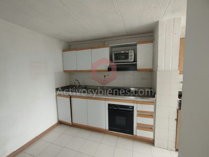 Apartamento de 3 alcobas en arriendo en Laureles, Medellín, 80 m² · foto 3 de 14