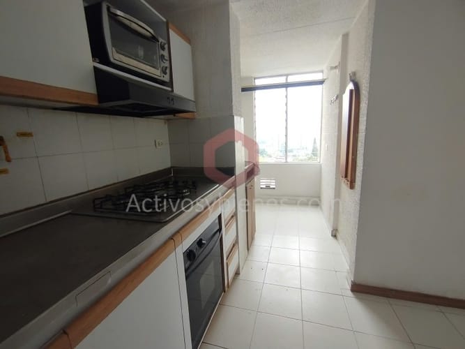 Apartamento de 3 alcobas en arriendo en Laureles, Medellín, 80 m² · foto 4 de 14