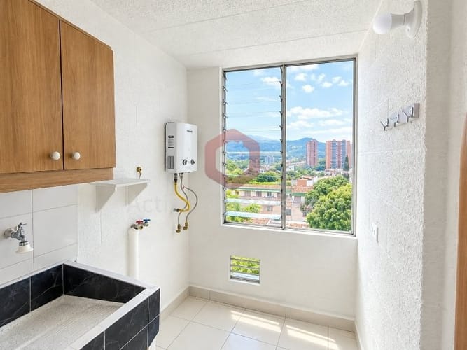 Apartamento de 3 alcobas en arriendo en Laureles, Medellín, 80 m² · foto 9 de 14