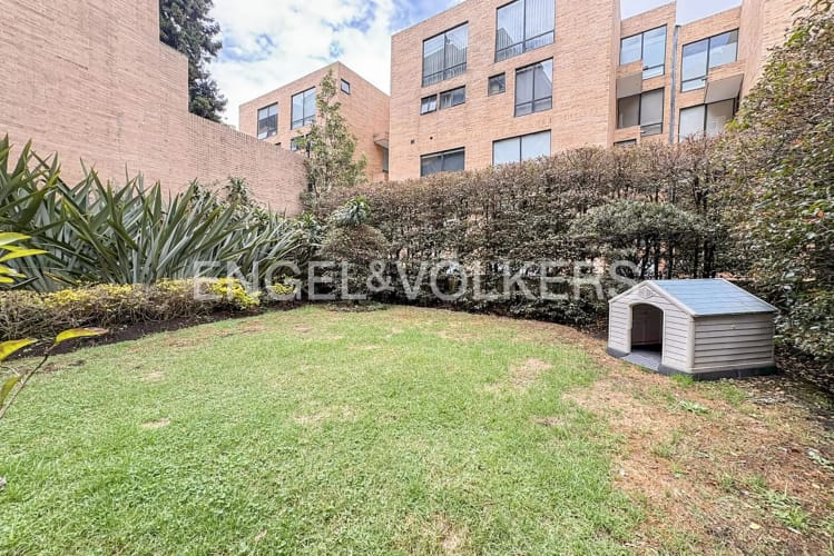 Apartamento de 3 alcobas en venta en Los Rosales, Bogotá, 183 m² · foto 14 de 14