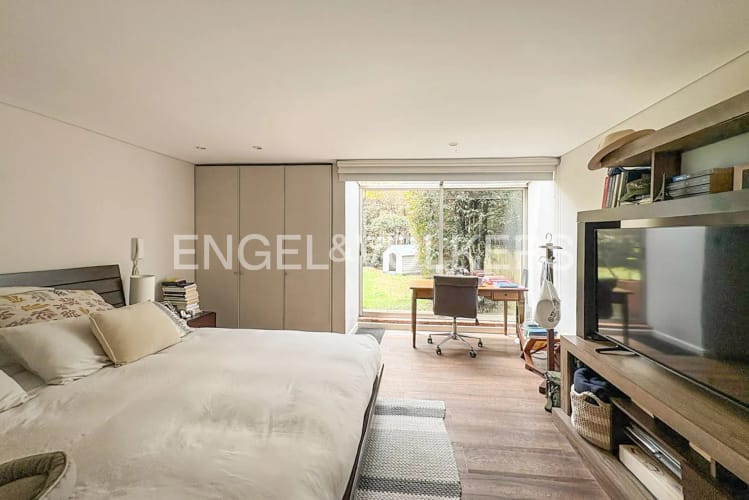 Apartamento de 3 alcobas en venta en Los Rosales, Bogotá, 183 m² · foto 7 de 14