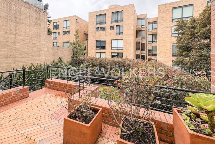 Apartamento de 3 alcobas en venta en Los Rosales, Bogotá, 183 m² · foto 5 de 14