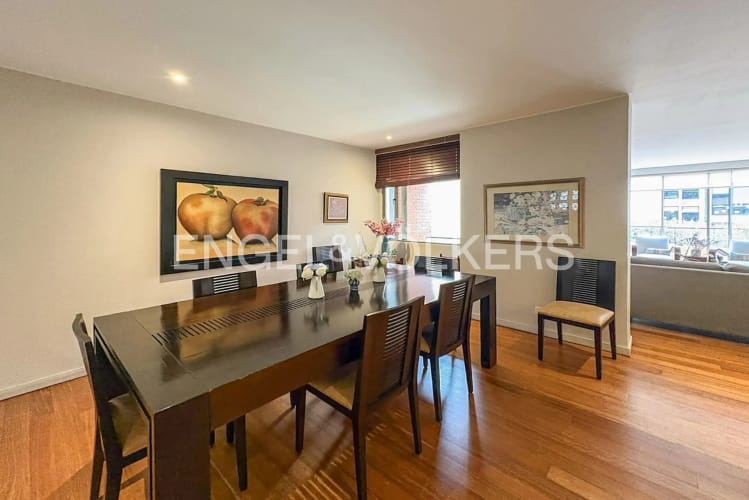 Apartamento de 3 alcobas en venta en Los Rosales, Bogotá, 183 m² · foto 2 de 14