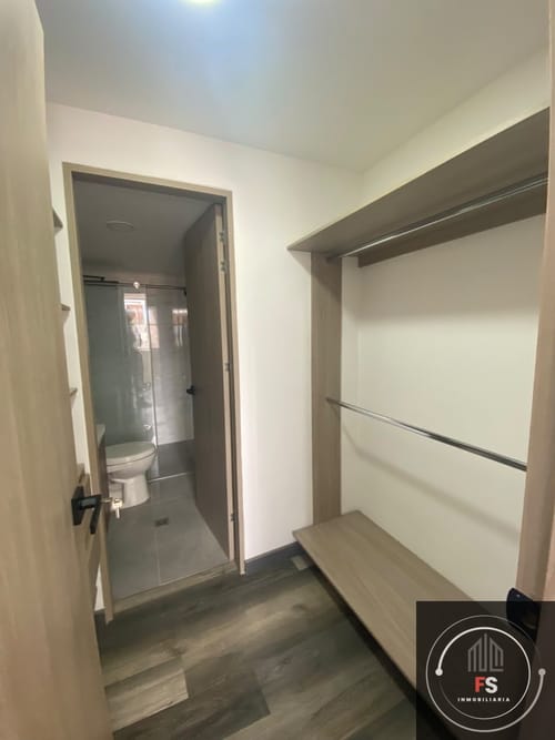 Apartamento de 4 alcobas en arriendo en Asomadera No.2, Medellín, 105 m² · foto 2 de 16