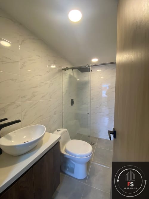 Apartamento de 4 alcobas en arriendo en Asomadera No.2, Medellín, 105 m² · foto 3 de 16