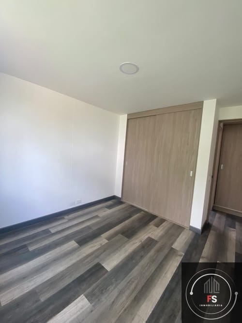 Apartamento de 4 alcobas en arriendo en Asomadera No.2, Medellín, 105 m² · foto 7 de 16