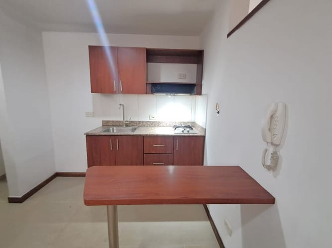 Apartaestudio en arriendo en La Floresta, Medellín, 33 m² · foto 7 de 16