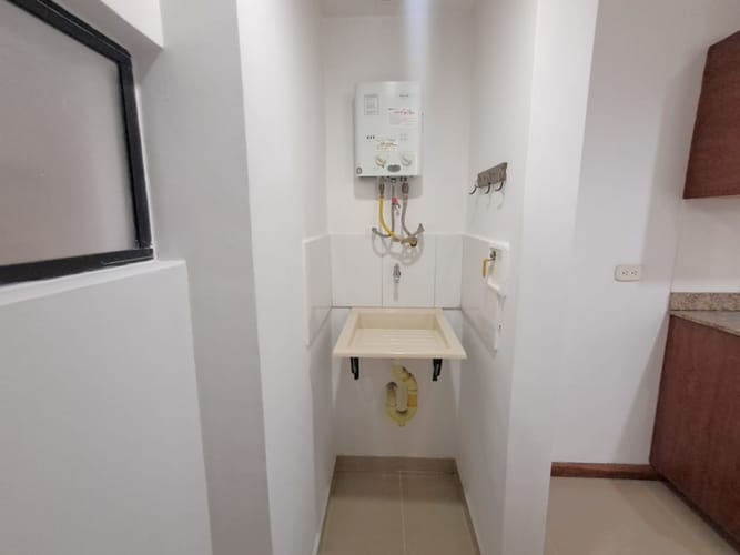 Apartaestudio en arriendo en La Floresta, Medellín, 33 m² · foto 8 de 16