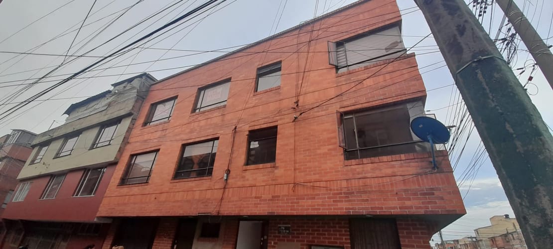 Apartamento de 3 alcobas en venta en Villas De Granada, Bogotá, 67 m² · foto 2 de 19