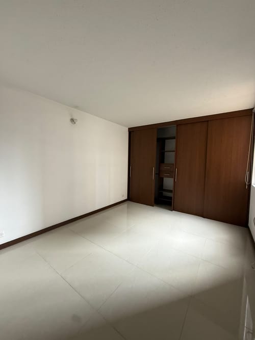 Apartamento de 3 alcobas en venta en Cabañas, Bello, 70 m² · foto 12 de 18