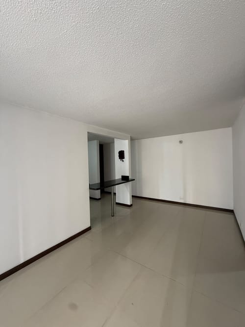 Apartamento de 3 alcobas en venta en Cabañas, Bello, 70 m² · foto 2 de 18