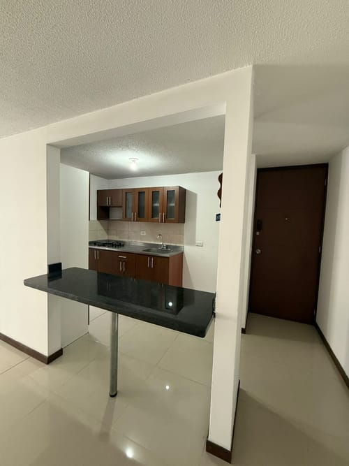 Apartamento de 3 alcobas en venta en Cabañas, Bello, 70 m² · foto 3 de 18