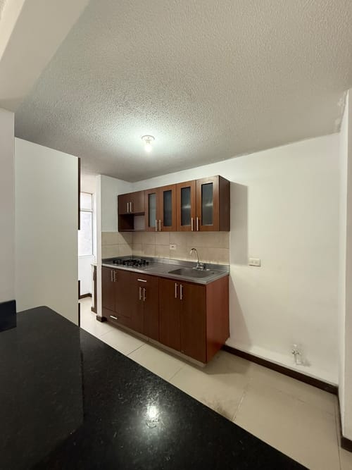 Apartamento de 3 alcobas en venta en Cabañas, Bello, 70 m² · foto 4 de 18