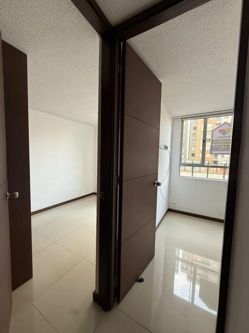 Apartamento de 3 alcobas en venta en Cabañas, Bello, 70 m² · foto 10 de 18