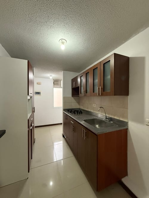 Apartamento de 3 alcobas en venta en Cabañas, Bello, 70 m² · foto 5 de 18