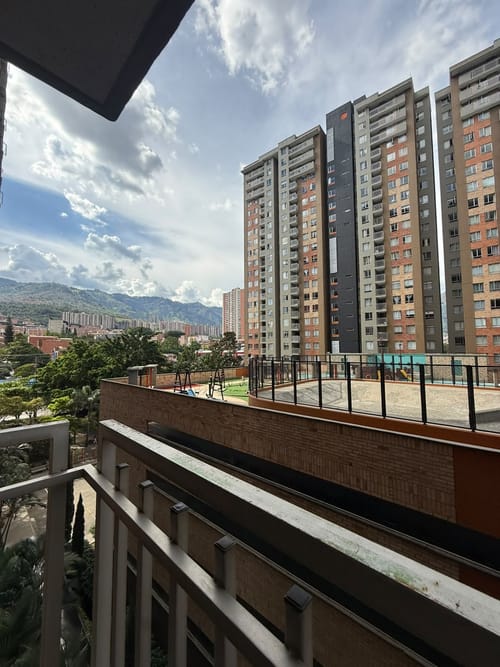 Apartamento de 3 alcobas en venta en Cabañas, Bello, 70 m² · foto 6 de 18