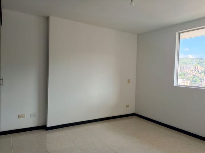 Apartamento de 3 alcobas en arriendo en Belén, Medellín, 90 m² · foto 4 de 16