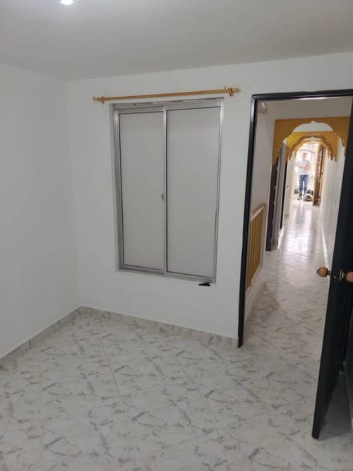 Apartaestudio en arriendo en Monteclaro, Medellín, 32 m² · foto 3 de 10