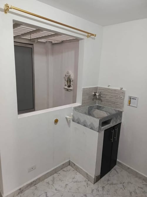 Apartaestudio en arriendo en Monteclaro, Medellín, 32 m² · foto 4 de 10