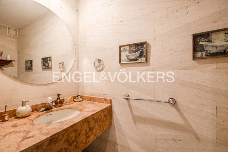 Apartamento de 4 alcobas en venta en Los Rosales, Bogotá, 251 m² · foto 10 de 22