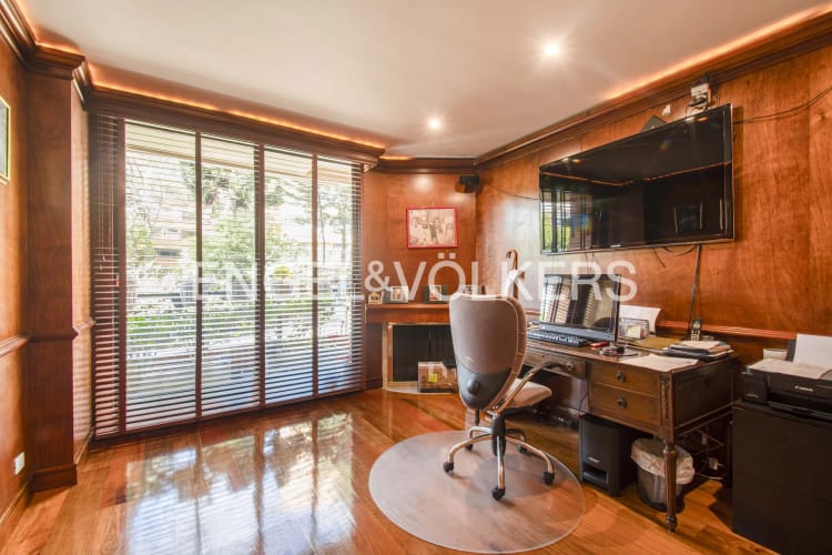 Apartamento de 4 alcobas en venta en Los Rosales, Bogotá, 251 m² · foto 8 de 22