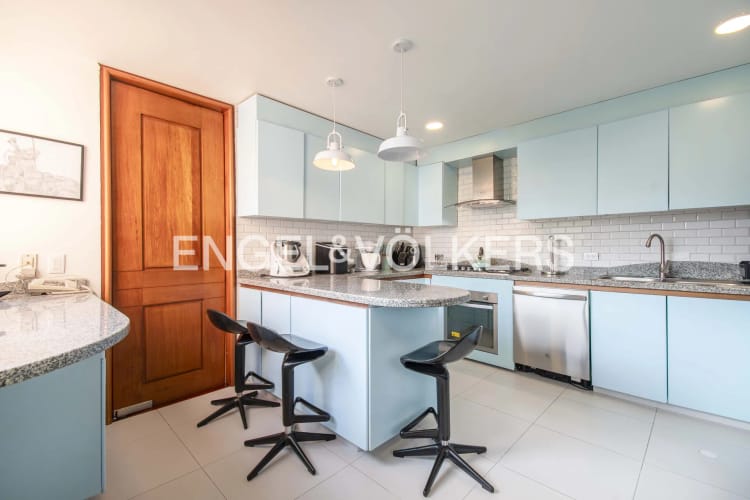 Apartamento de 4 alcobas en venta en Los Rosales, Bogotá, 251 m² · foto 6 de 22