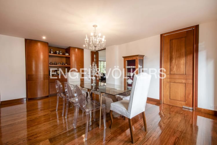 Apartamento de 4 alcobas en venta en Los Rosales, Bogotá, 251 m² · foto 5 de 22
