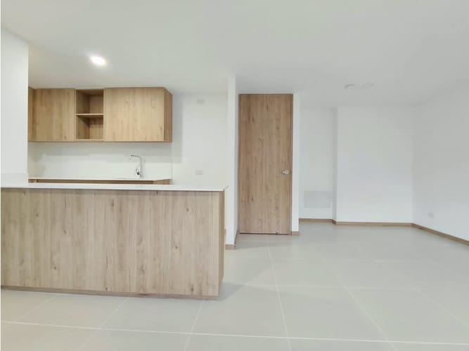 Apartamento de 2 alcobas en arriendo en Camino Verde, Envigado, 80 m² · foto 3 de 24