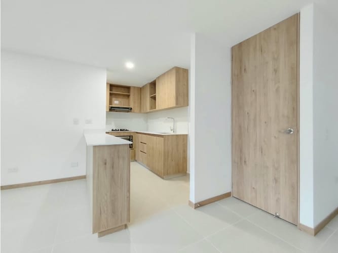 Apartamento de 2 alcobas en arriendo en Camino Verde, Envigado, 80 m² · foto 6 de 24