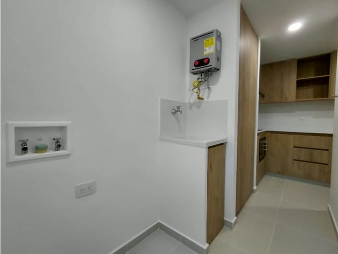 Apartamento de 2 alcobas en arriendo en Camino Verde, Envigado, 80 m² · foto 9 de 24