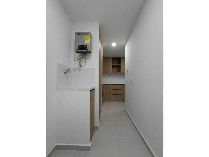 Apartamento de 2 alcobas en arriendo en Camino Verde, Envigado, 80 m² · foto 10 de 24