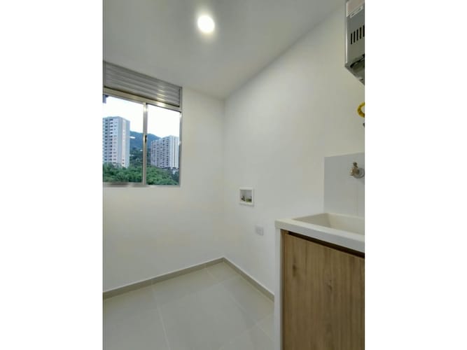 Apartamento de 2 alcobas en arriendo en Camino Verde, Envigado, 80 m² · foto 11 de 24